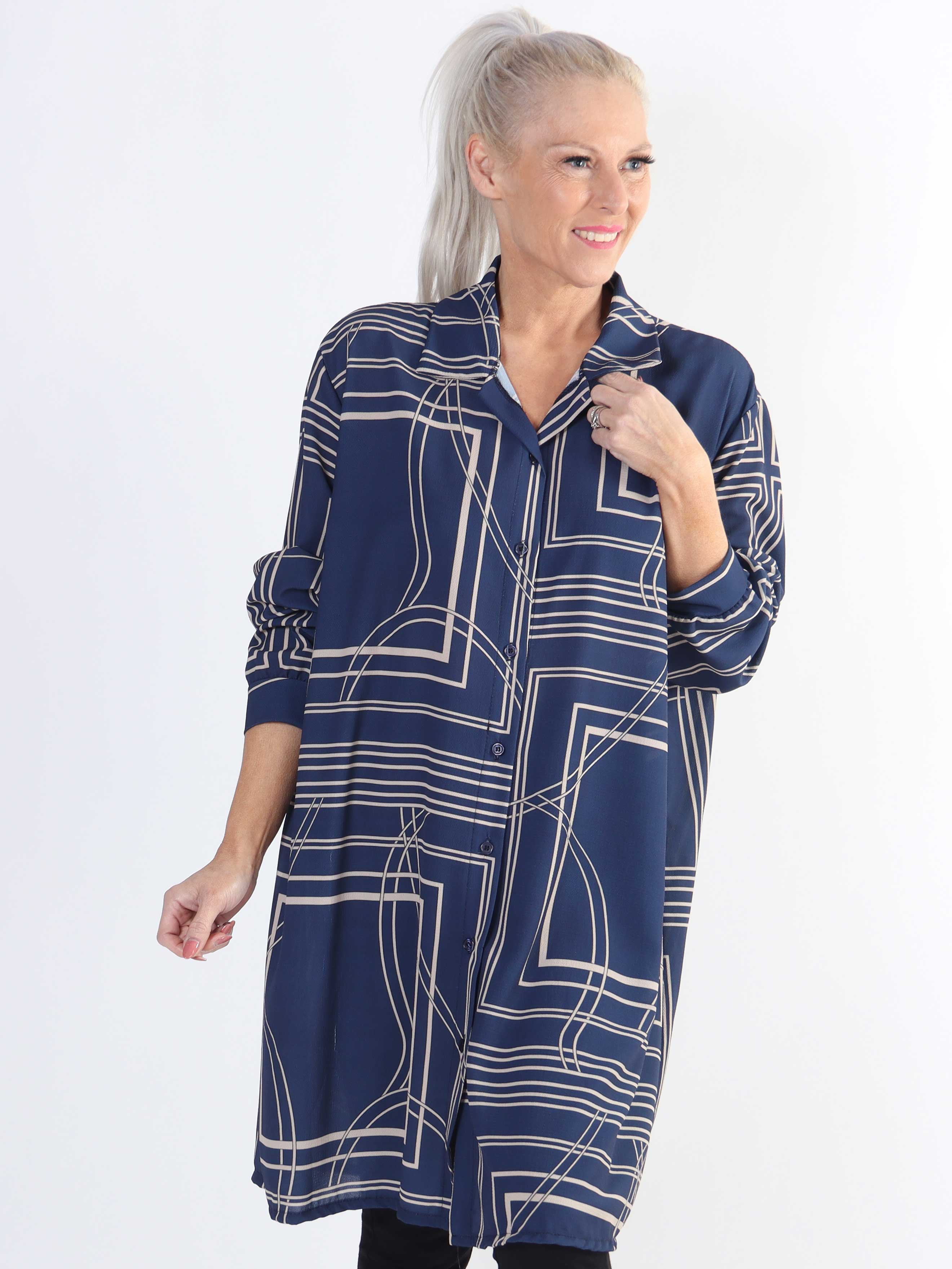 Abigail Square - Mønstret plus size skjortekjole